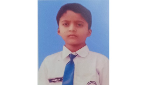 জাতীয় প্রাথমিক শিক্ষা পদক প্রতিযোগিতায় ঢাকা জেলায় ‘খ’ গ্রুপে আবৃতিতে প্রথম তালহা