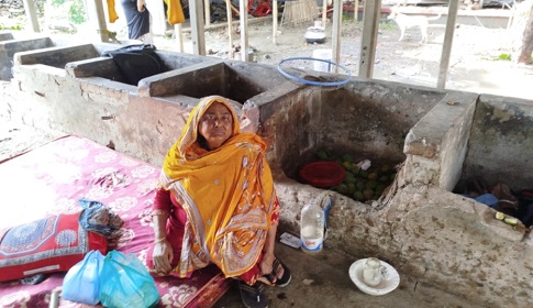 আসামিপক্ষের ৪০ বাড়ি ভাঙচুর, লুটপাট ও অগ্নিসংযোগ, মামলা নিতে পুলিশের গড়িমসি