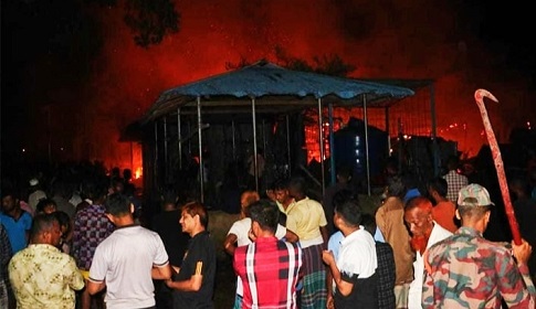 রাঙ্গামাটিতে অগ্নিকাণ্ডে ৩০ দোকান পুড়ে ছাই