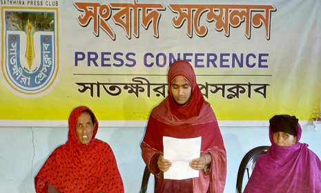 আশাশুনিতে যুবদল নেতার নেতৃত্বে এক নারীর বাড়িঘর ভাঙচুর ও লুটপাটের অভিযোগ
