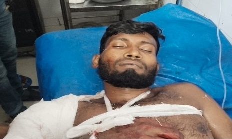 নড়াইলে মাংস ব্যবসায়ীকে কুপিয়ে জখম, এলাকায় উত্তেজনা