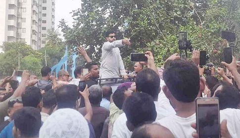 আন্দোলন স্থগিতের ঘোষণা দিলেন ইশরাক