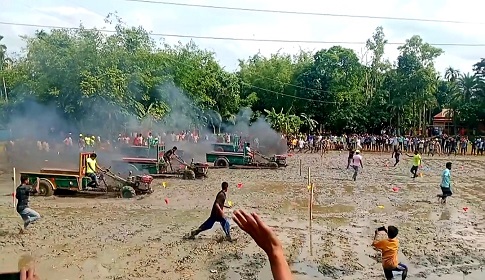 ফুলপুরে ট্রলি রেসলিং খেলা অনুষ্ঠিত
