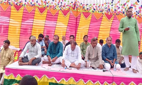 আলফাডাঙ্গায় বিএনপির মঞ্চে নৌকার প্রার্থী!