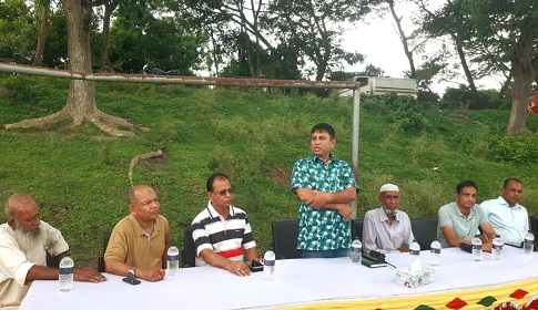 সালথায় চুরি-ছিনতাই বন্ধে এলাকাবাসীর সাথে পুলিশের মতবিনিময়