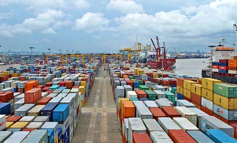 বড় ধাক্কার মুখোমুখি বাংলাদেশের অর্থনীতি