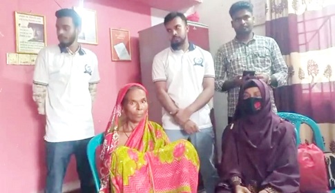 সেনা সদস্যর আন্তরিকতায় হারিয়ে যাওয়া মা’কে খুঁজে পেলেন মেয়ে