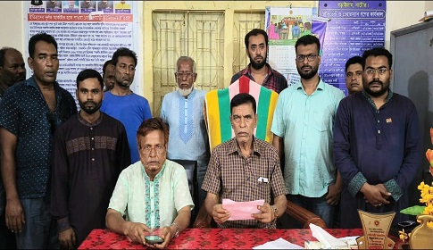 নাটোরে বিএনপি নেতা ও ইউপি চেয়ারম্যানকে পিস্তল নিয়ে ধাওয়া