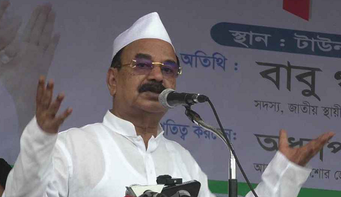 ‘গণতন্ত্র এখনও নাগালের বাইরে’