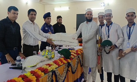সালথায় শিক্ষা প্রতিষ্ঠানে আসবাবপত্র ও ক্রীড়া সামগ্রী বিতরণ