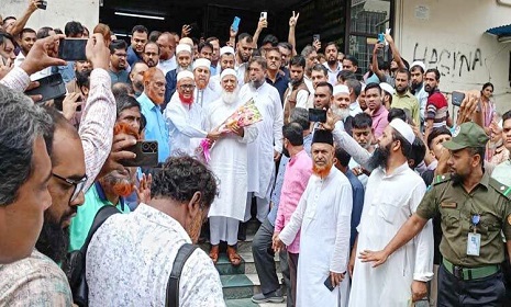 ‘আমাদের আজহার ভাই এখন মুক্ত বাতাসে’