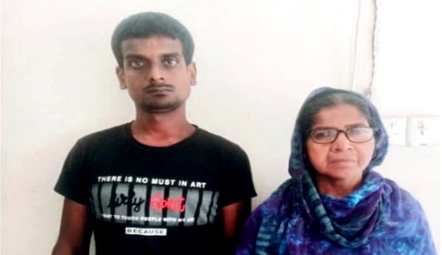 শ্লীলতাহানির অভিযোগে ঈশ্বরদীতে সাবেক চেয়ারম্যানের স্ত্রী-সন্তান আটক