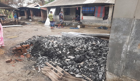 হত্যা মামলায় ৪ জন ও অগ্নিসংযোগ মামলায় ৪ জন গ্রেপ্তার, রিমাণ্ড আবেদন, পুরুষশূন্য এলাকা