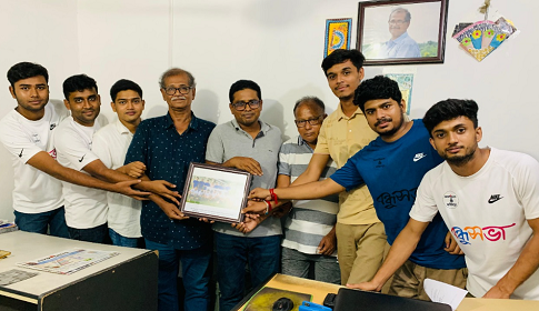 ফরিদপুরে বন্ধুসভার মাদকবিরোধী ফুটবল টুর্নামেন্টে সেরা খেলোয়াড় রফিকুল ইসলাম