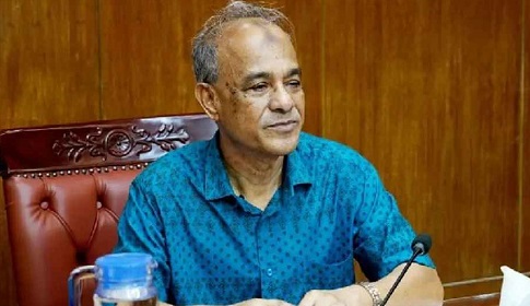 ‘ভাগে’ গরু কোরবানি দিচ্ছেন স্বরাষ্ট্র উপদেষ্টা