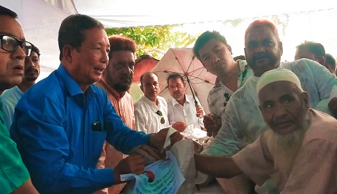 কাপ্তাইয়ে বিএনপি নেতা ইউসুফ’র উদ্যোগে ২০০ জনের মাঝে চাল বিতরণ