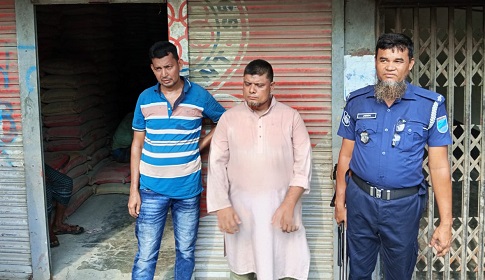 রাজবাড়ীতে জমি দখল নিতে দোকানে হামলা-ভাঙচুর, স্বর্ণ ব্যবসায়ীসহ গ্রেপ্তার ২