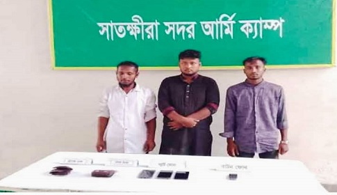দেবহাটায় ইটভাটা মালিককে ছুরিকাঘাত-লুটপাট, আটক তিনজনের বিরুদ্ধে মামলা