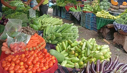 রাজধানীতে জমে ওঠেনি বাজার, দামে কিছুটা স্বস্তি