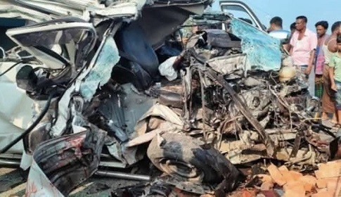 কুষ্টিয়ায় অ্যাম্বুলেন্স ও ট্রলির সংঘর্ষে নিহত ১ 