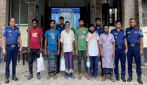 সালথায় সাজাপ্রাপ্ত তিন পলাতক আসামিসহ গ্রেপ্তার ৭