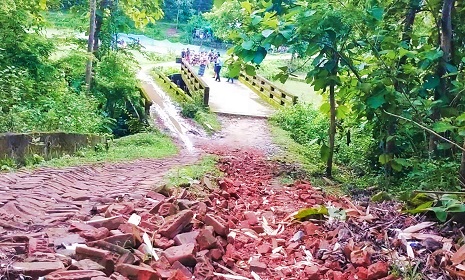 চিৎমরম আমতলী সড়ক ও কালভার্ট যেন মরণ ফাঁদ