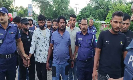 বাগেরহাটে চারটি বিদেশী পিস্তলসহ ১১ সন্ত্রাসী আটক