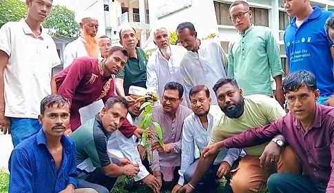 কাপ্তাইয়ে কৃষকদলের বৃক্ষরোপণ কর্মসূচি পালন