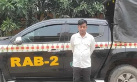 কব্জিকাটা গ্রুপের অন্যতম সদস্য ও কিশোর গ্যাং প্রধান টুন্ডা বাবু গ্রেপ্তার