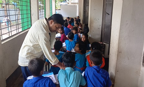সালথায় বিদ্যালয়ের শ্রেণিকক্ষ সঙ্কটেে পাঠদান ব্যাহত