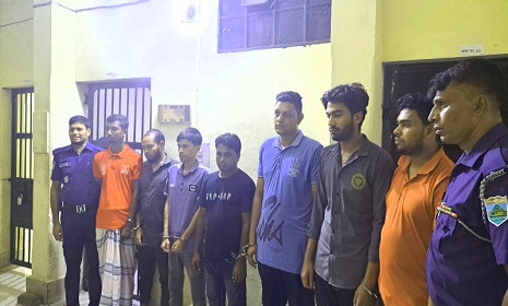 সোনাতলায় পুলিশের গাড়ি ব্যবহার করে ডাকাতি, পুলিশ সদস্যসহ গ্ৰেফতার ৭