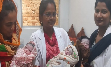 একসঙ্গে তিন কন্যা সন্তানের জন্ম দিলেন গৃহবধূ আলপনা খানম