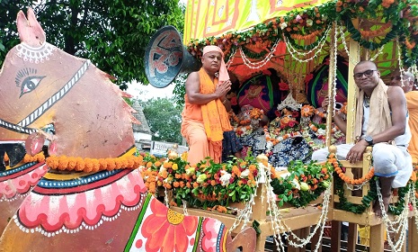 উল্টো রথের মধ্য দিয়ে শেষ হলো রথ উৎসবের আনুষ্ঠানিকতা