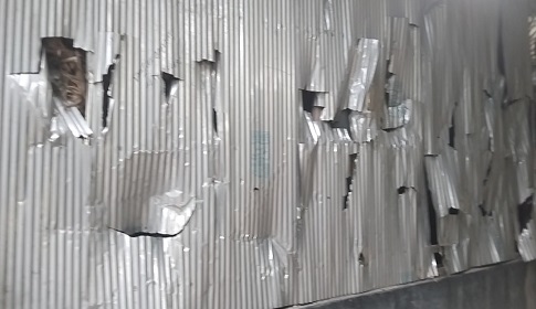 পলাশবাড়ীতে তুচ্ছ ঘটনাকে কেন্দ্র করে ঘরবাড়ীতে হামলা, আহত ৫