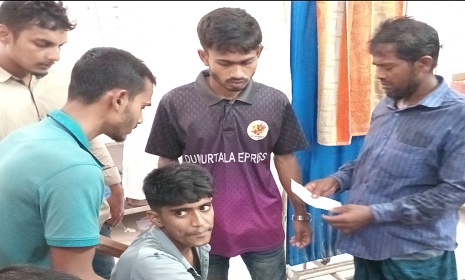 নড়াইলে কুকুরের কামড়ে শিশুসহ আহত ১০
আহত