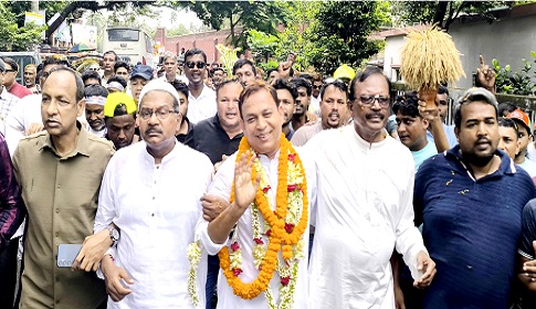 বিশ বছর পর কারামুক্ত হয়ে বিপুল সংবর্ধনায় সিক্ত হলেন সাবেক চেয়ারম্যান