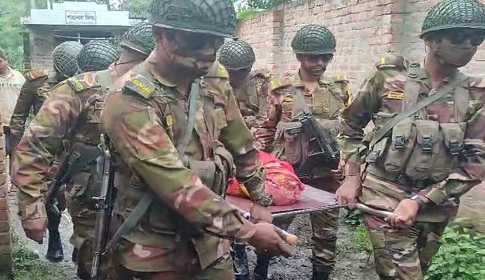 সেনাপ্রধানের নির্দেশে সিএমএইচ-এ নেওয়া হলো সেই দরিদ্র নারীকে