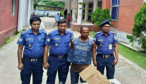ভালুকায় দুই শিশু সন্তানসহ মা’কে গলাকেটে হত্যা, প্রধান আসামি গ্রেপ্তার