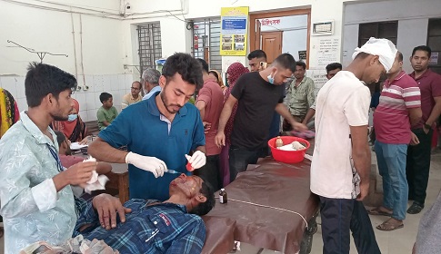 নড়াইলে দু’পক্ষের সংঘর্ষে মহিলাসহ আহত ২০