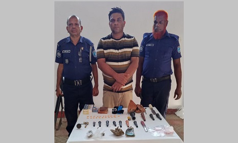 ফরিদপুরে চিহ্নিত মাদক ব্যবসায়ী ফাইজুস পাভেল গ্রেফতার