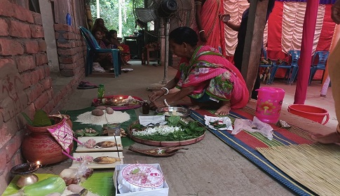 কুষ্টিয়ায় বিয়ে বাড়িতে অস্ত্রের মুখে জিম্মি করে স্বর্ণালংকার লুট