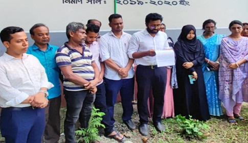 কথিত প্রধান শিক্ষকের পুর্নবহালের চেষ্টা রুখে দিলেন সহকারী শিক্ষক, শিক্ষার্থী ও অভিভাবকরা