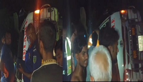 লাশবাহী অ্যাম্বুলেন্স উল্টে আহত ৫