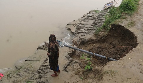 ভাঙন রোধে জোটে শুধু ‘জিও’ ব্যাগ