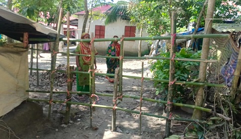 আগৈলঝাড়ায় আশ্রয়ন প্রকল্পের বাসিন্দাদের পথ বন্ধ 