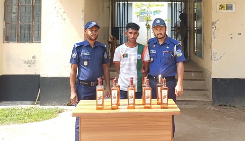 ঈশ্বরগঞ্জে বিদেশী মদসহ যুবক আটক