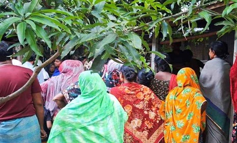 প্রথম স্ত্রীর ঝুলন্ত মরদেহ উদ্ধার, দ্বিতীয় স্ত্রী নিয়ে স্বামী পলাতক