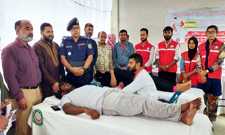 জামালপুরে জুলাই স্মৃতিকে স্মরণ করে স্বেচ্ছায় রক্তদান কর্মসূচি