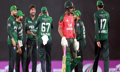 শেষ ম্যাচ জিতে ধবলধোলাই এড়াল পাকিস্তান