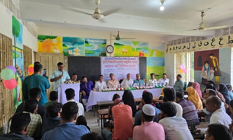 ফরিদপুরে জিপিএ-৫ পাওয়া ১২ দুঃস্থ শিক্ষার্থীকে সম্মাননা ও অনুদান প্রদান